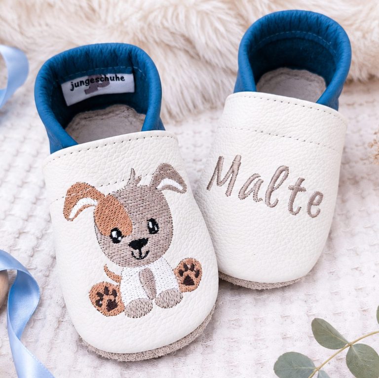 6. Lederpuschen Hund creme/rauchblau – personalisierbar 6. Lederpuschen Hund creme/rauchblau – personalisierbar