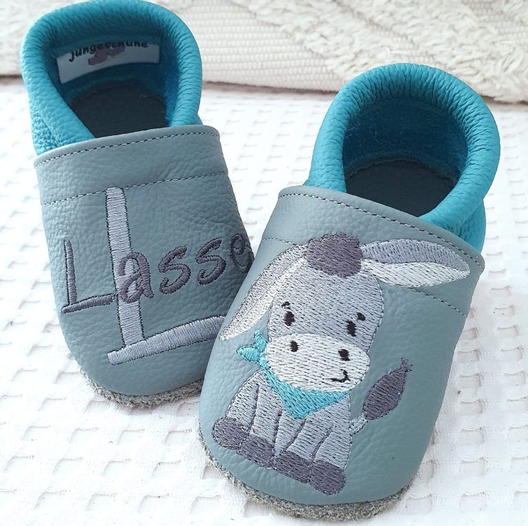 13. Lederpuschen Esel taubenblau/türkis – personalisierbar mit Namen 13. Lederpuschen Esel taubenblau/türkis – personalisierbar mit Namen